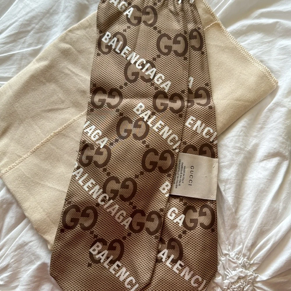 Gucci Beige Brown Logo Silk Scarf - Picture 3 of 4